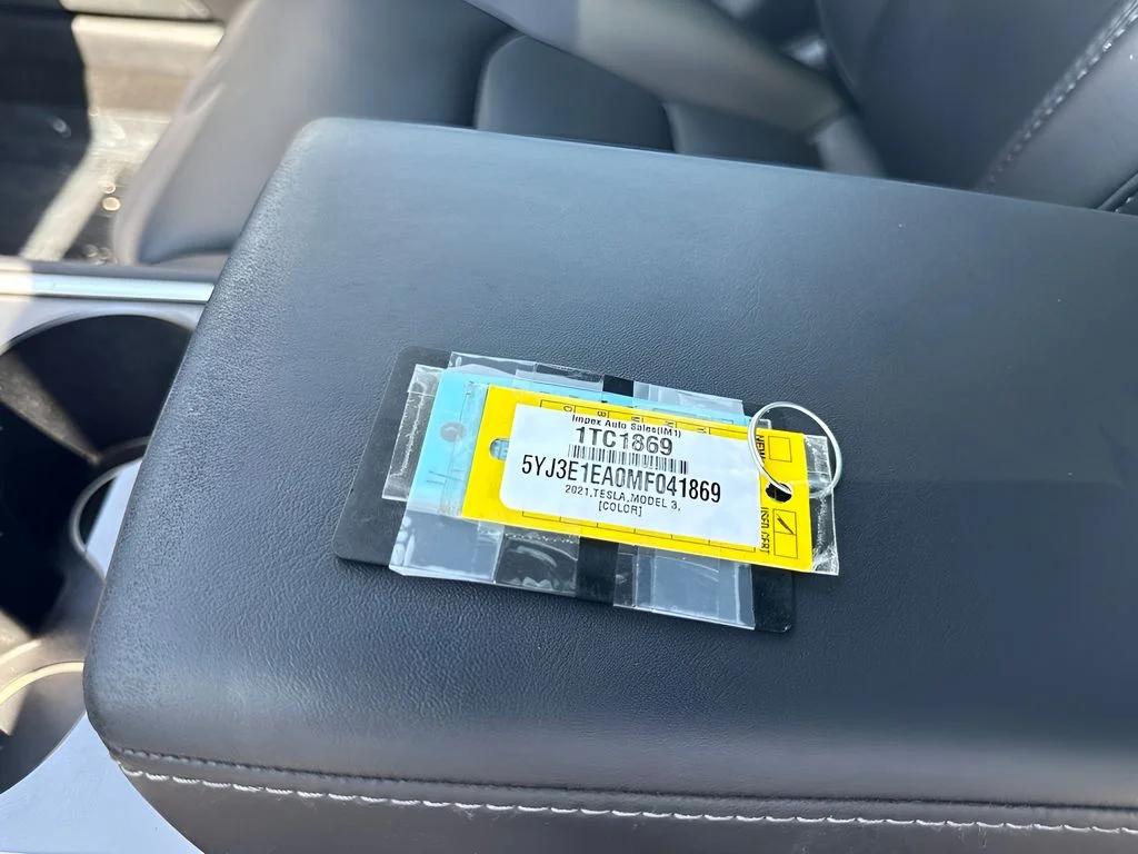 Used 2021  Tesla Standard Range Plus image 23