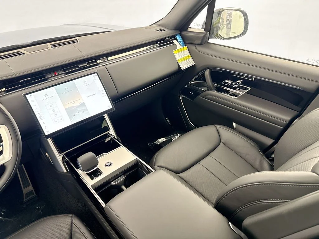 New 2026 Santorini Black Land Rover SE image 24