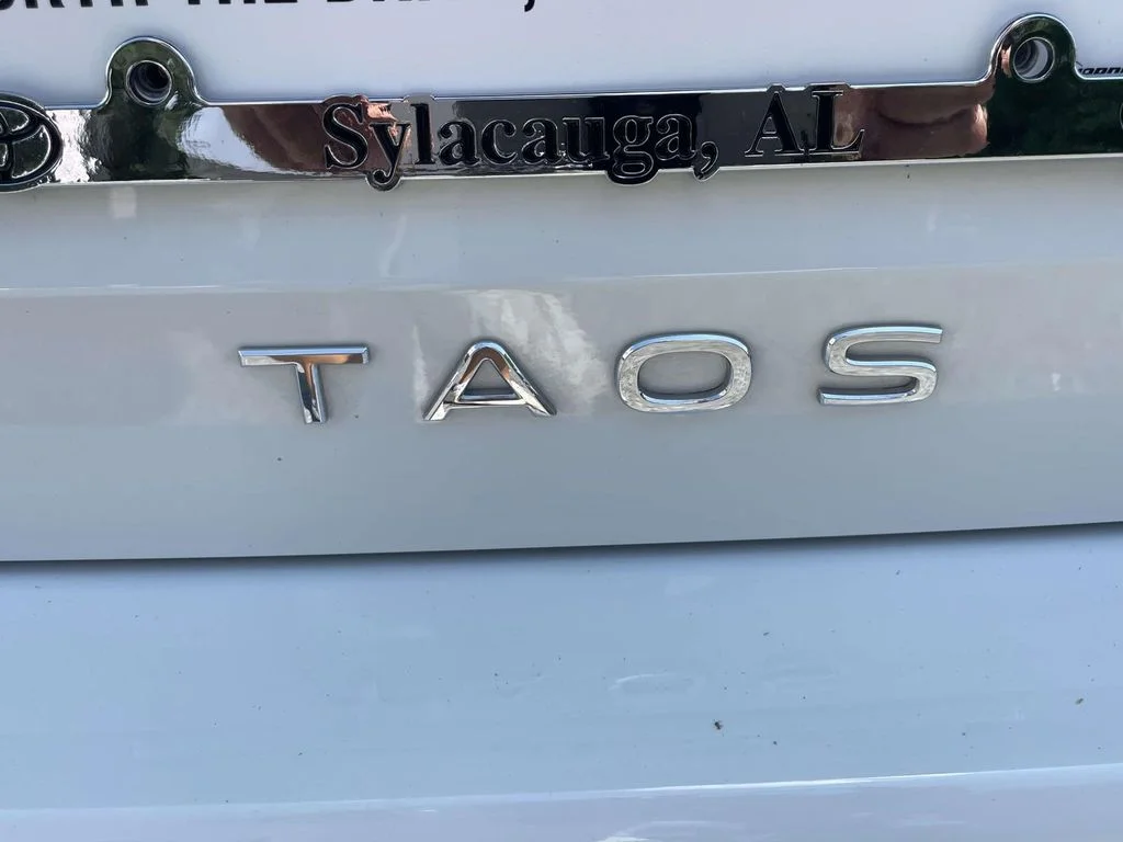 2025 Volkswagen Taos SE - Photo 8