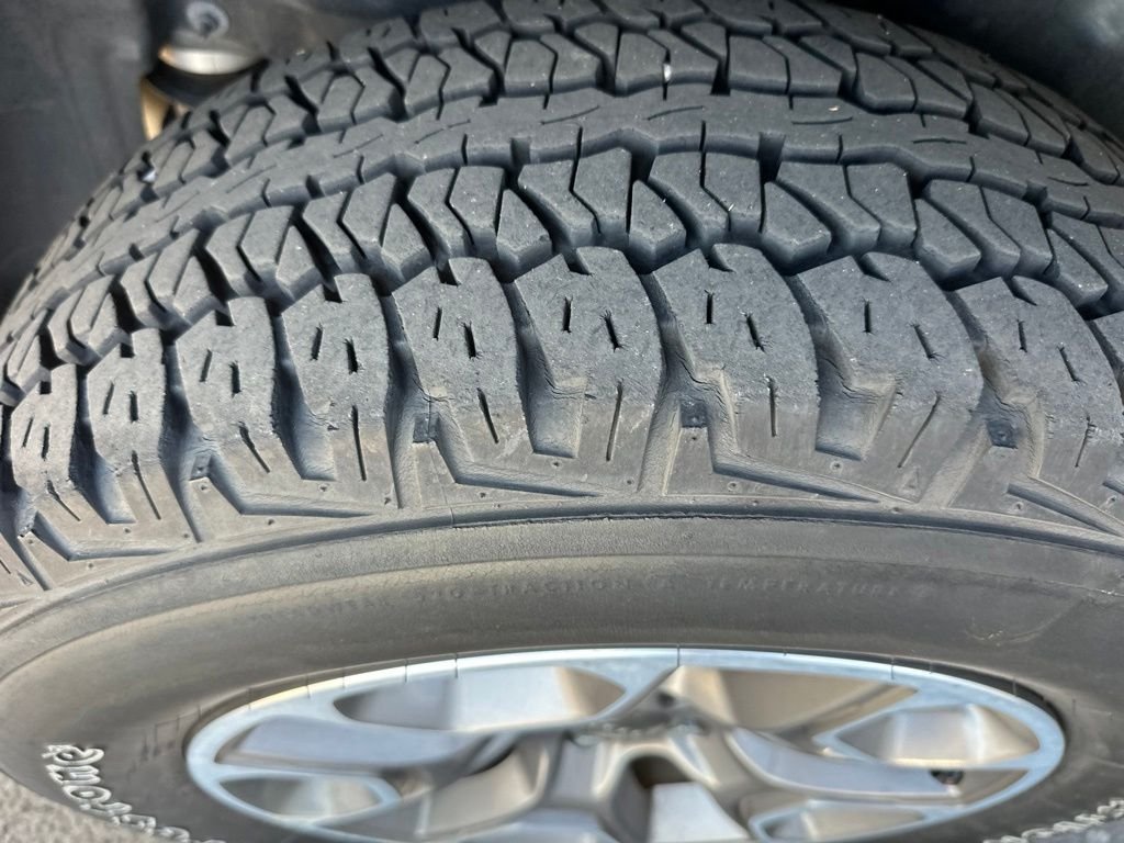 Used 2022 Gray Jeep Trailhawk image 6
