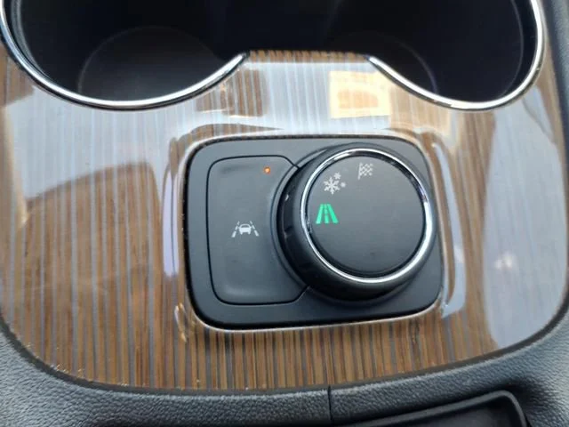 Used 2023 Summit White GMC SLE image 19