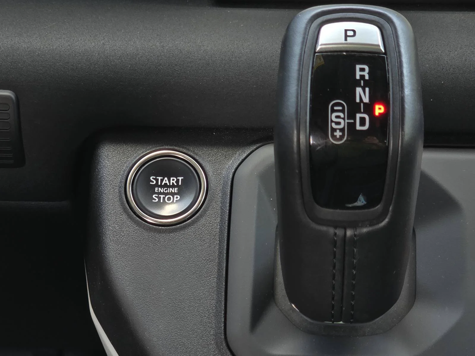 Certified Used 2023 Fuji White Land Rover SE image 39