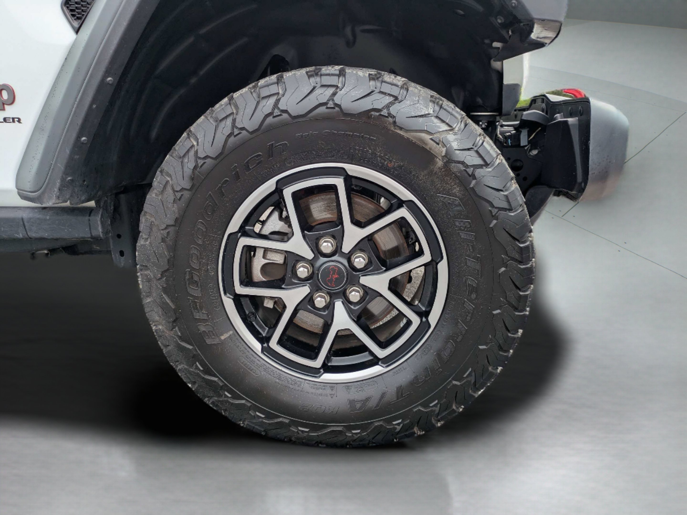 Used 2026 Bright White Clearcoat Jeep Rubicon image 29