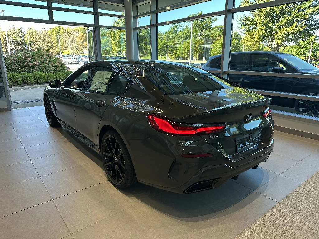 New 2026 Dravit Grey Metallic BMW i xDrive image 4
