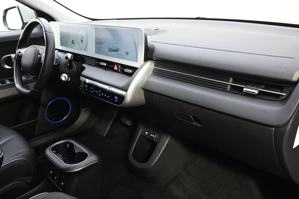 Used 2023 Grey Hyundai SEL image 15