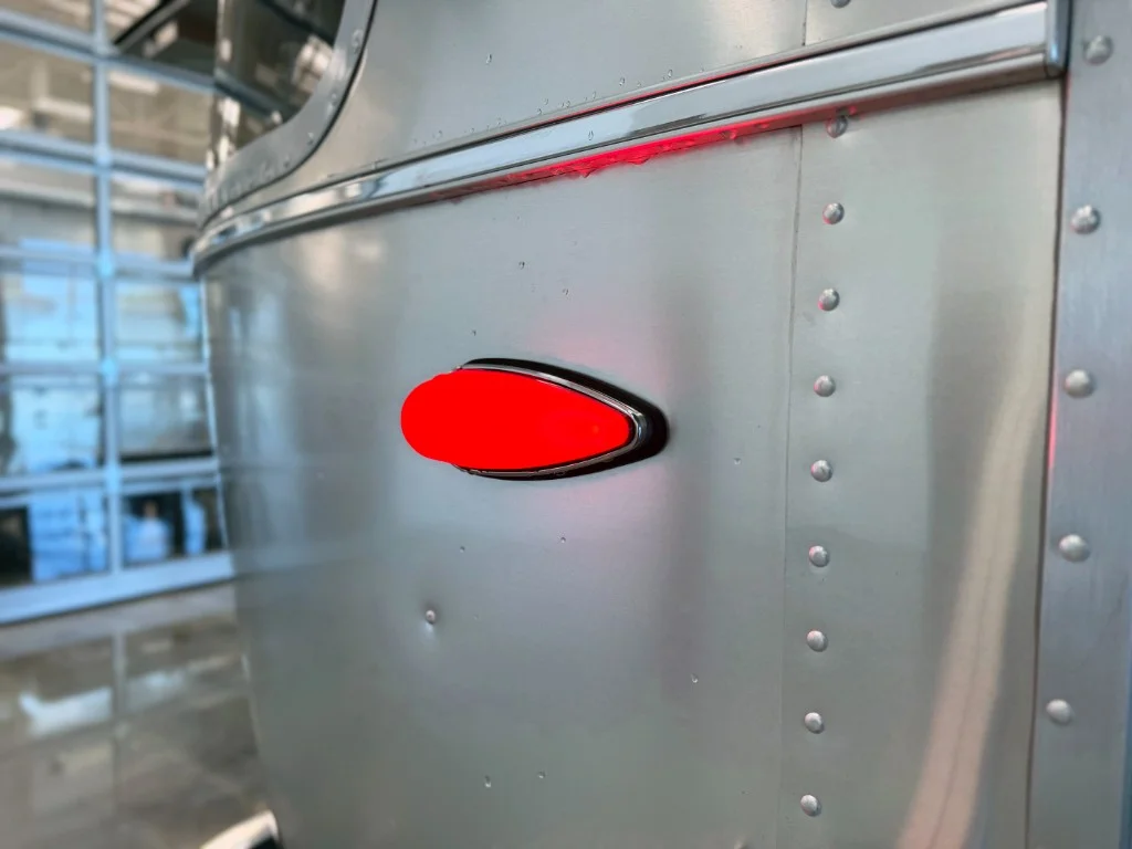 New 2027 SILVER AIRSTREAM  image 9
