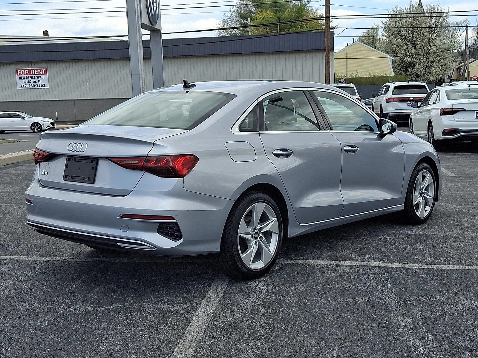 Used 2022 Florett Silver Metallic - L5L5 Audi Premium 40 TFSI Front-Wheel Drive S tronic image 7