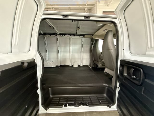 2025 Chevrolet Express Cargo Work Van - Photo 25