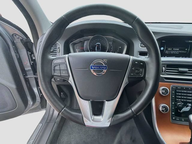 Used 2016 Gray Metallic Volvo T5 Drive-E Premier image 36