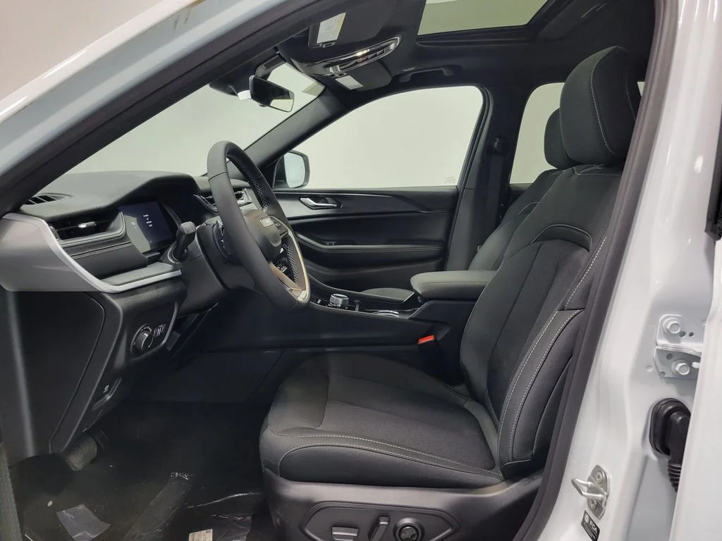 New 2026 White Jeep Laredo X image 11