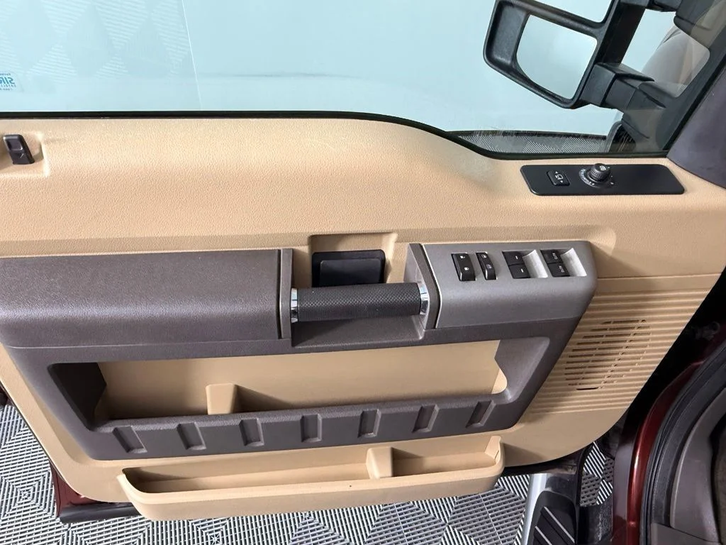 Used 2016 Brown Ford XLT image 18