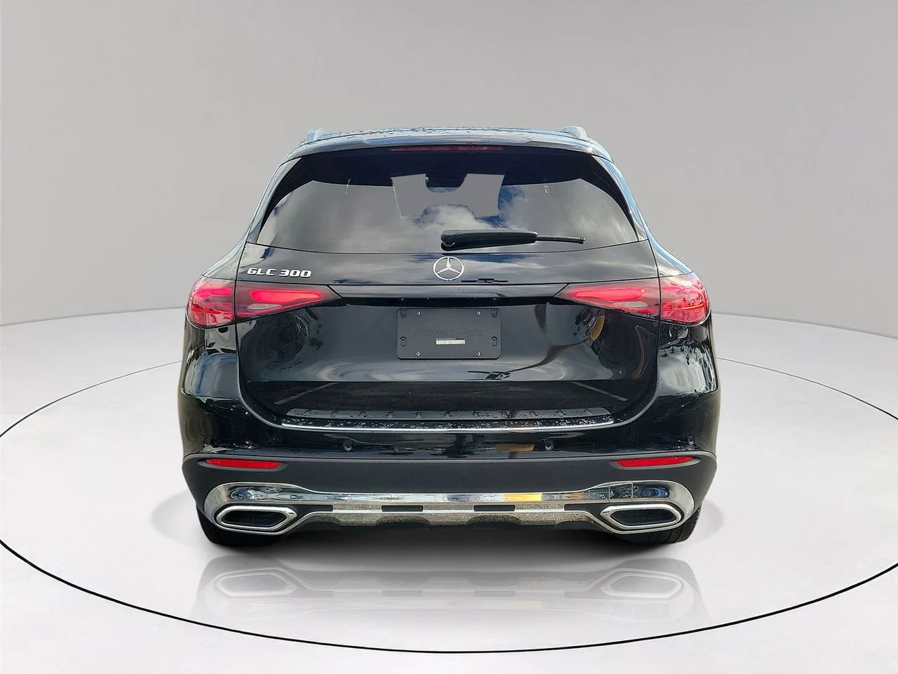 Certified Used 2025 Black Mercedes-Benz GLC 300 image 5