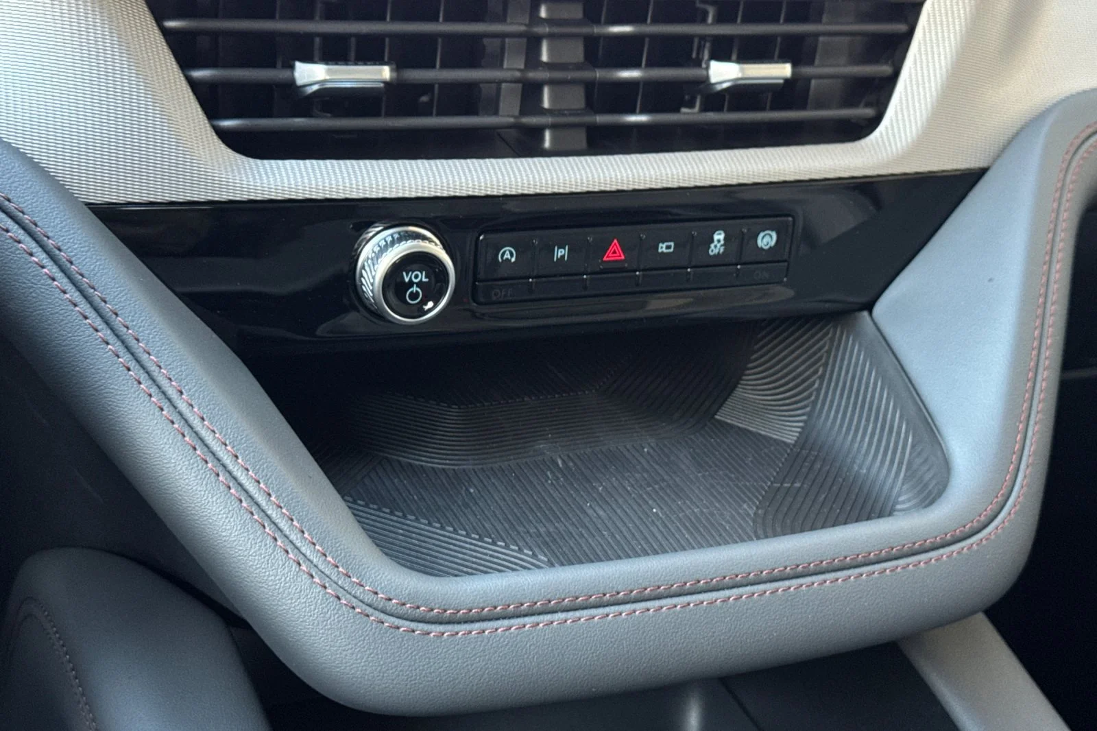 2026 Ford Explorer Active - Photo 21