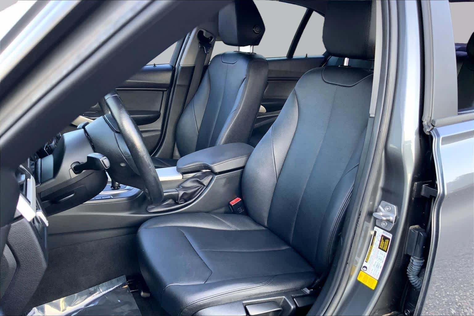 Used 2016 GREY BMW 320i image 8