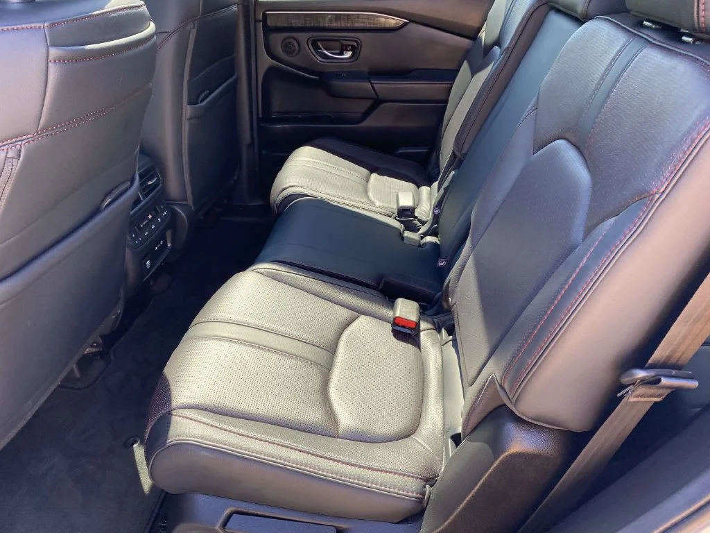 Certified Used 2025  Honda Black Edition image 14
