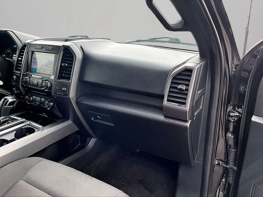 Used 2018 Black Ford XLT image 18