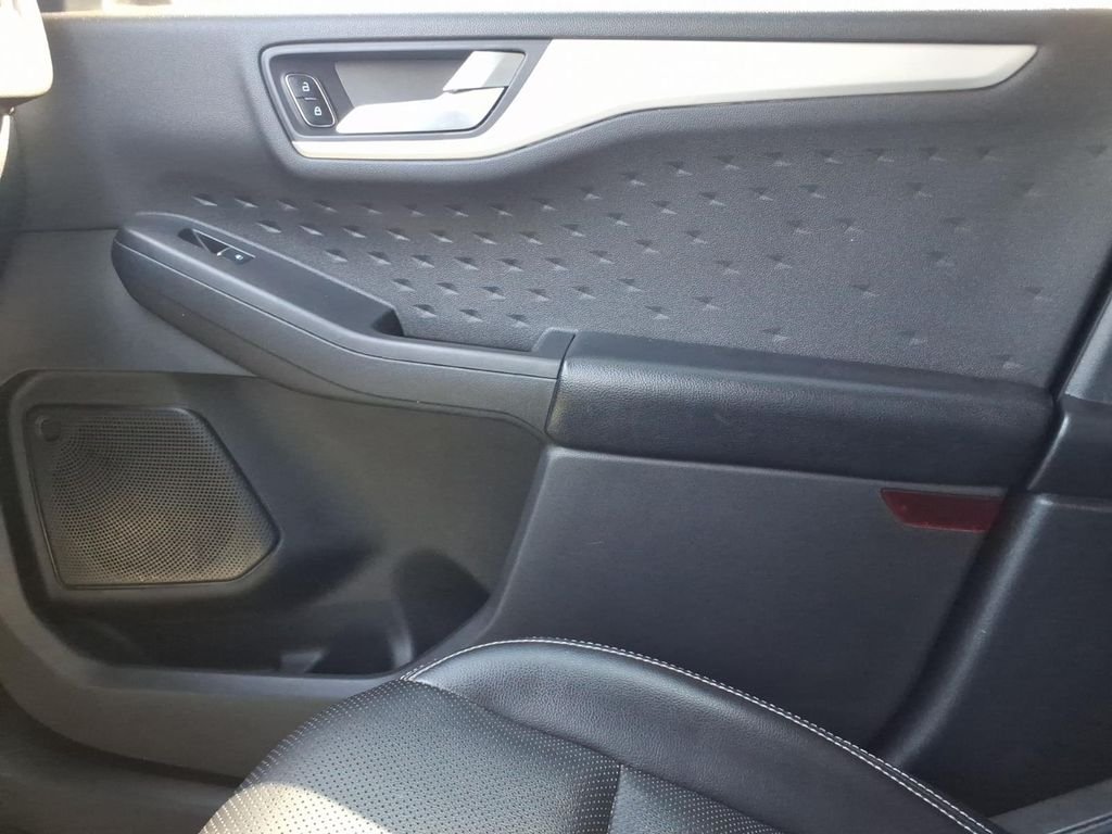 Used 2020 Gray Ford SEL image 24