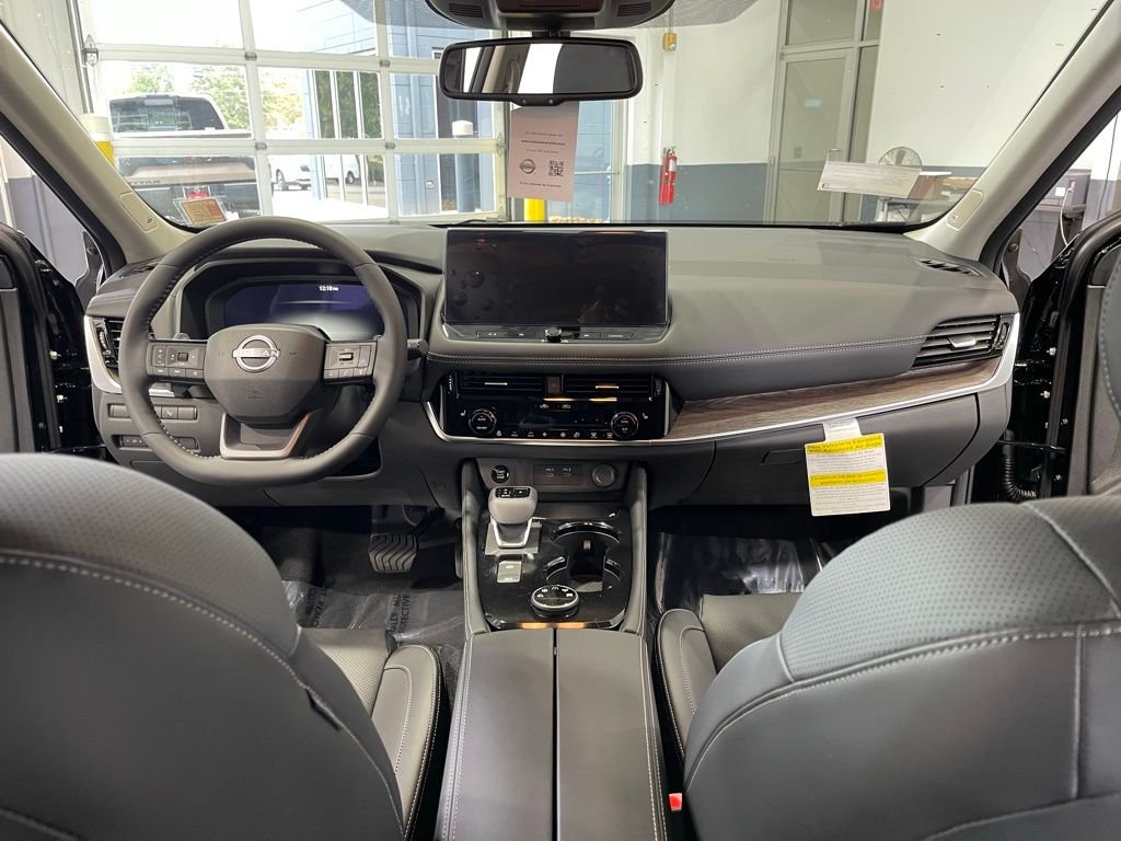 2026 Nissan Rogue Platinum - Photo 9