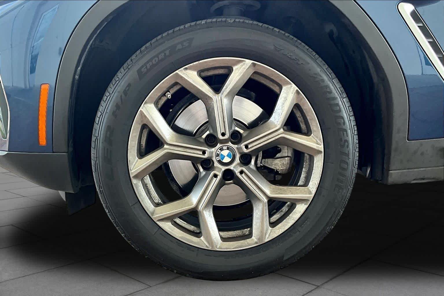 Used 2022 Phytonic Blue Metallic BMW xDrive30i image 10