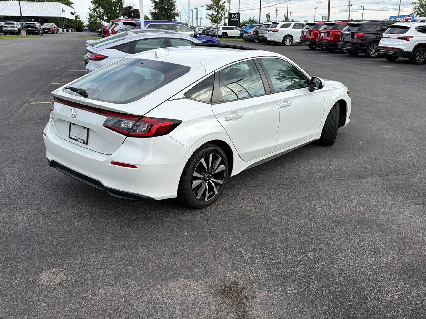 Used 2024 Platinum White Pearl Honda EX-L image 7