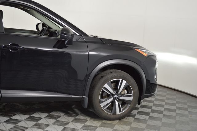 Used 2025 Black Nissan SL image 9