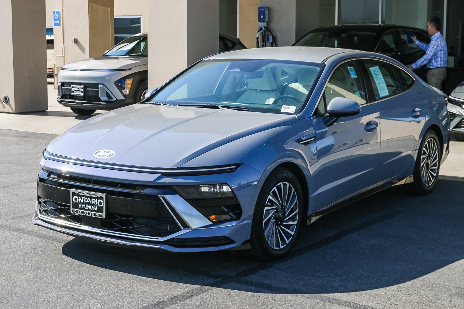 Certified Used 2025 Transmission Blue Hyundai SEL image 5