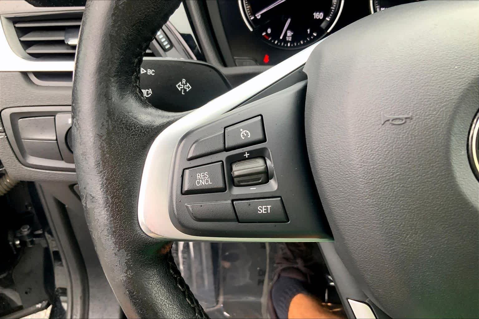 Used 2022 Jet Black BMW xDrive28i image 23