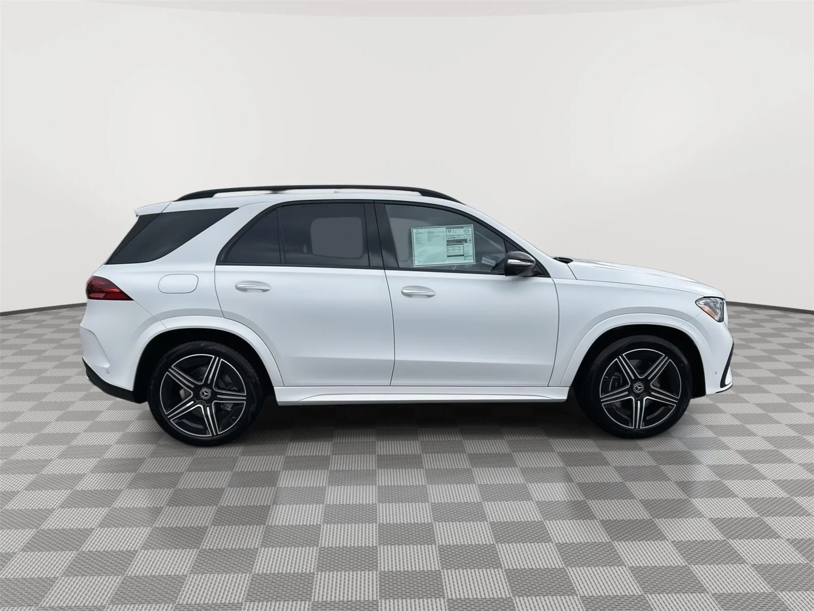 New 2026 MANUFAKTUR Moonlight White Magno Mercedes-Benz GLE 350 image 2