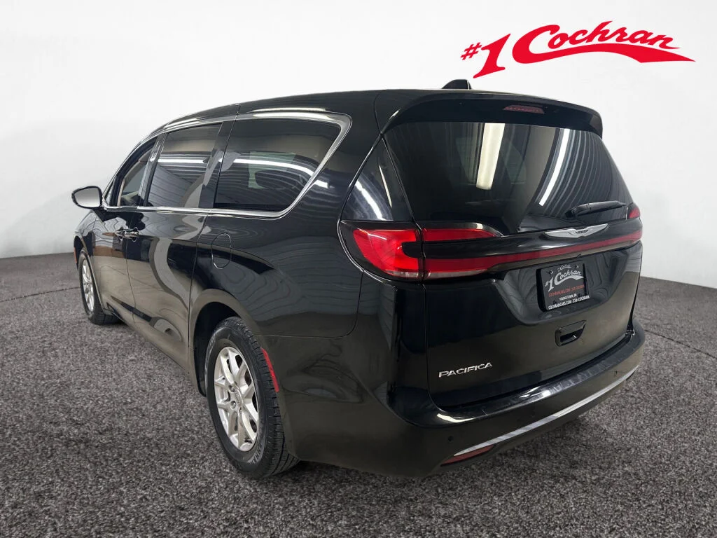 Certified Used 2024 Brilliant Black Crystal Pearlcoat Chrysler Touring L image 20