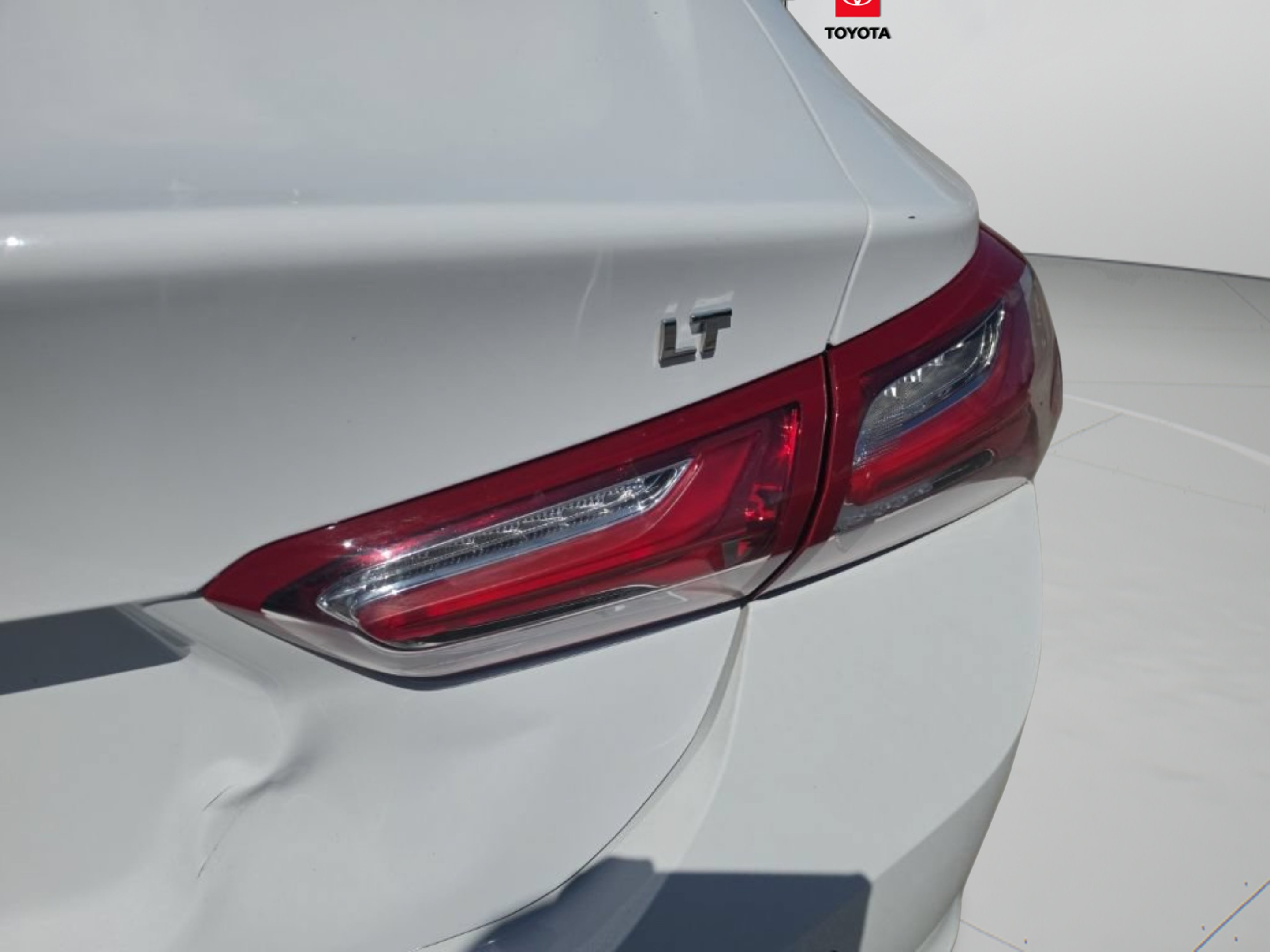 Used 2022 Summit White Chevrolet LT image 34