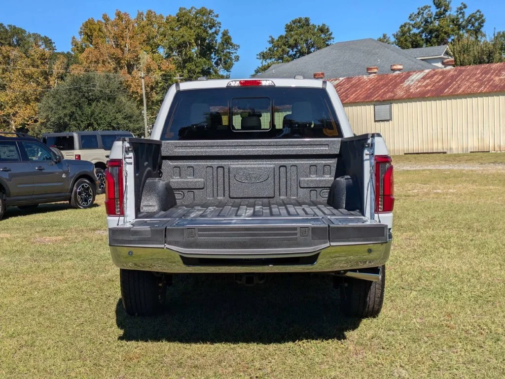 New 2026 Oxford White Ford Lariat image 13