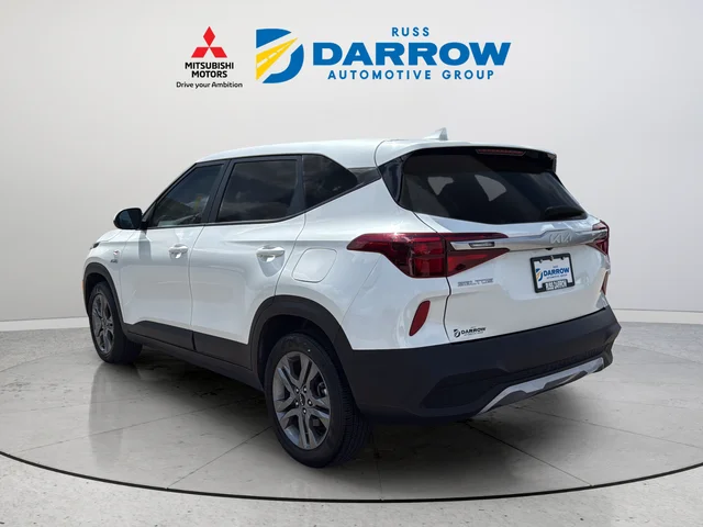 Certified Used 2022 White Kia LX image 3