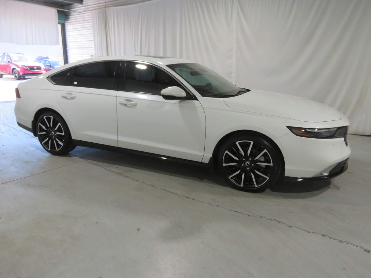 Used 2023 Platinum White Pearl Honda Touring image 7