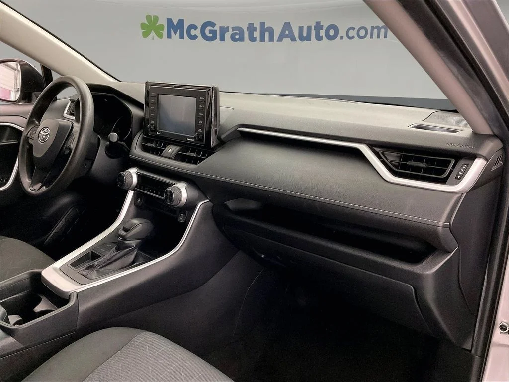 Used 2020 Silver Toyota XLE image 21