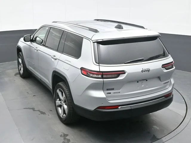 Used 2021 Silver Jeep Limited image 10