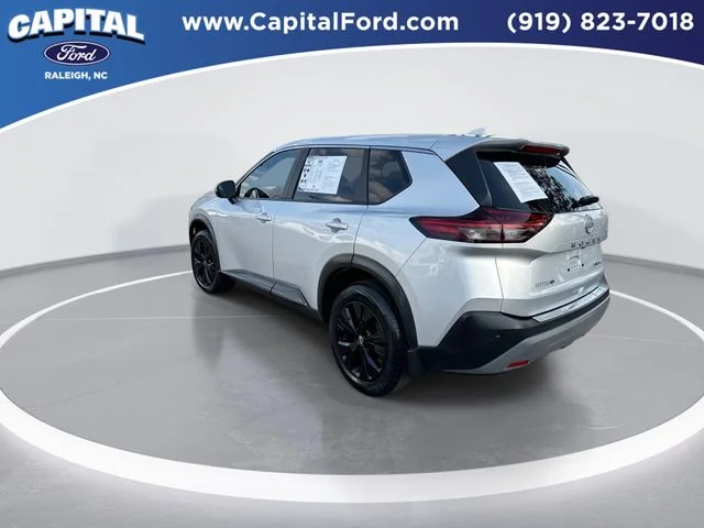 Used 2022 Silver Nissan SV image 6