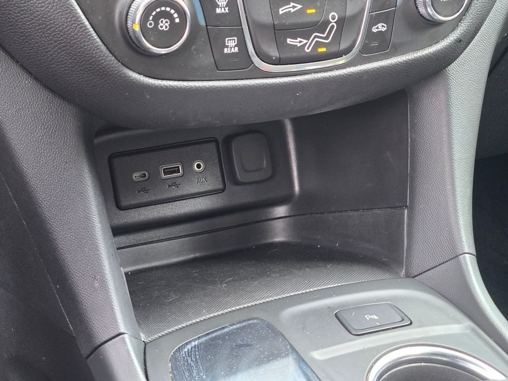 Used 2024 Sterling Gray Metallic Chevrolet LT image 27
