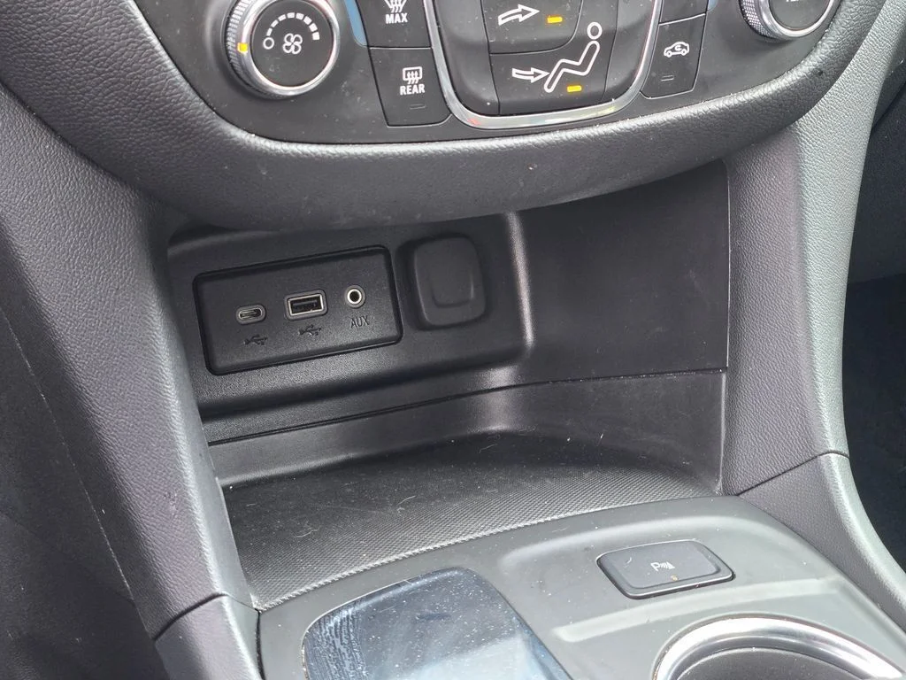 Used 2024 Gray Chevrolet LT image 27