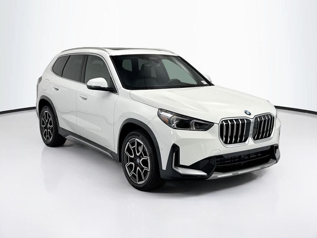 Certified Used 2025 Alpine White BMW xDrive28i image 3