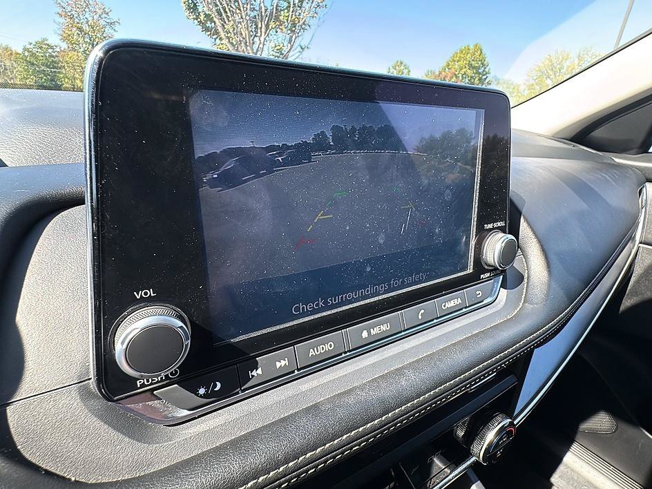 Used 2025 Super Black Nissan SV image 16