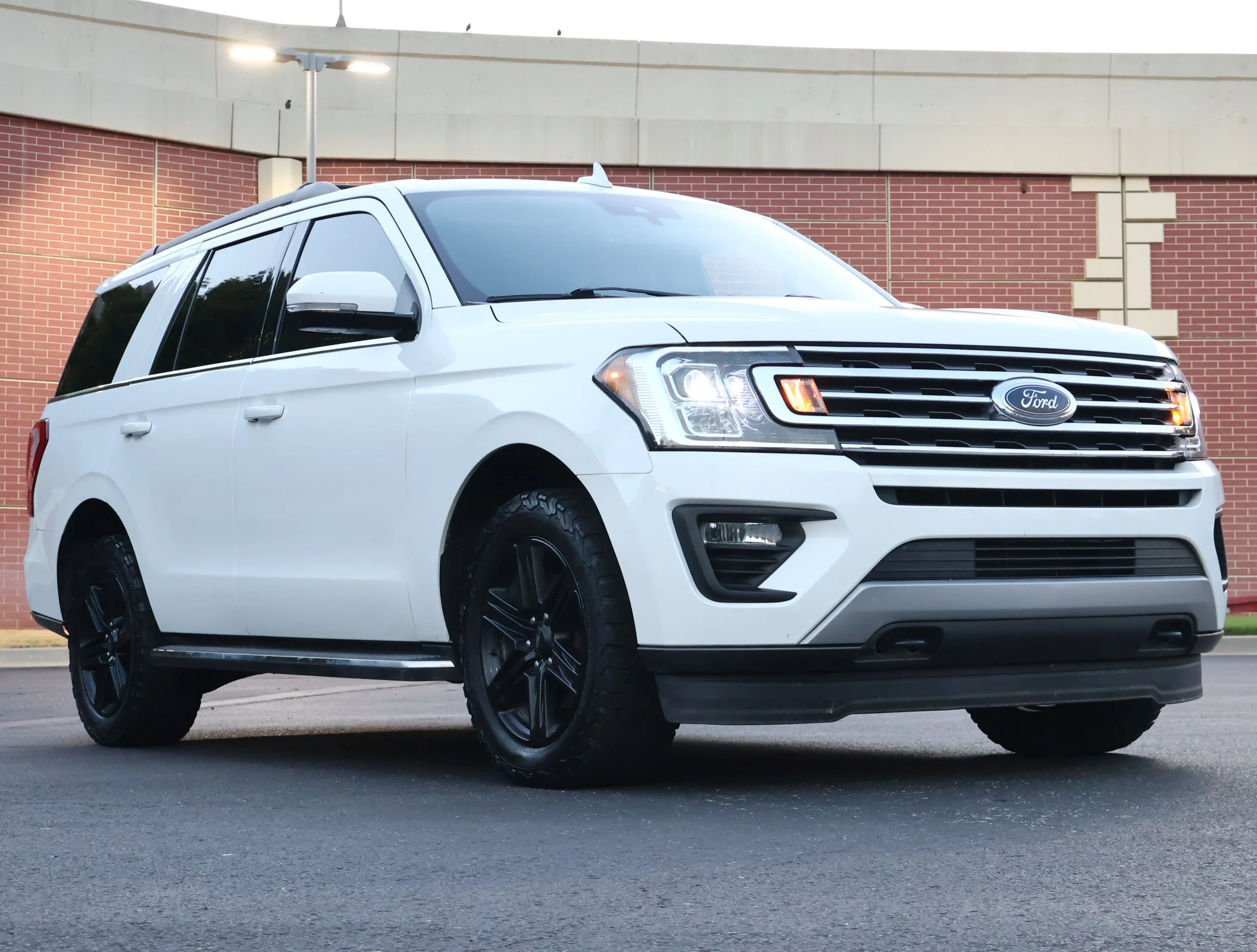Used 2021 Star White Metallic Tri-Coat Ford XLT image 1