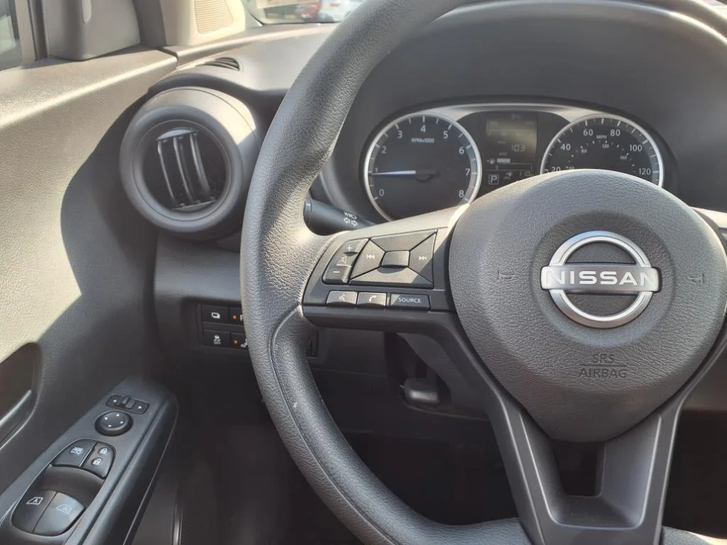 2025 Nissan KICKS PLAY Base - Photo 18