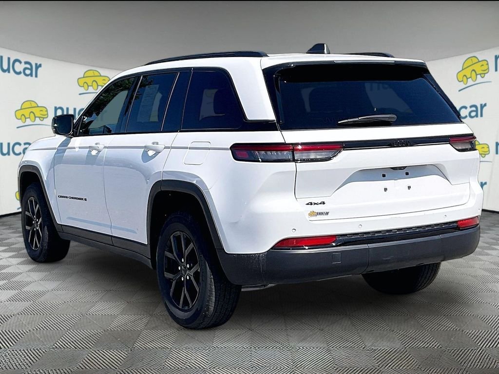 Used 2025 Bright White Clearcoat Jeep Altitude X image 4
