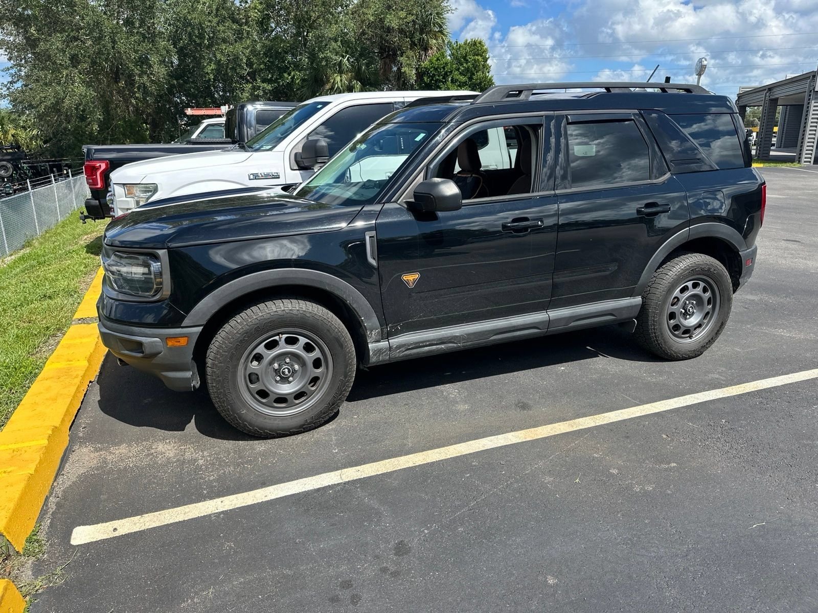 Used 2021 Shadow Black Ford Badlands image 3