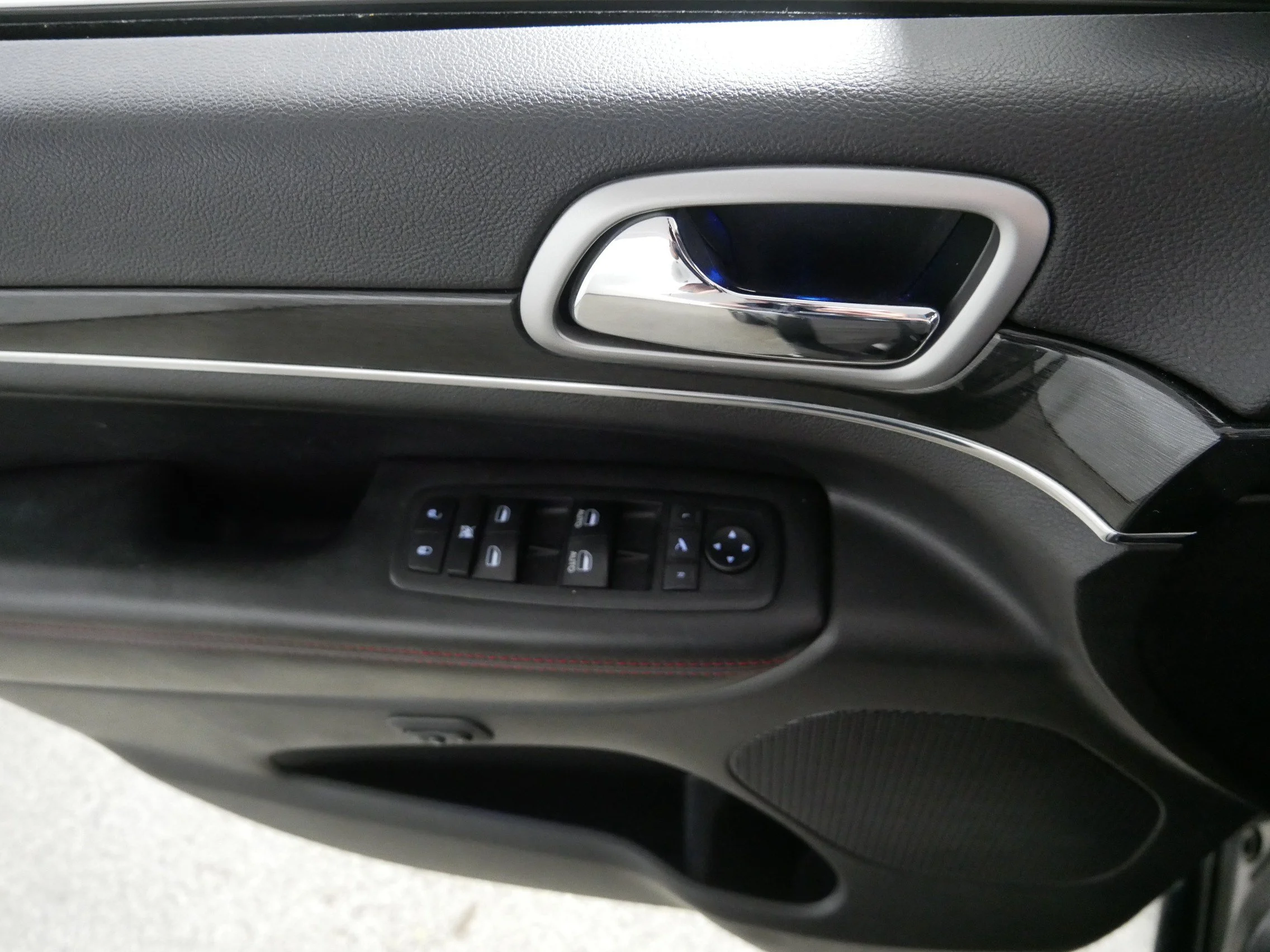Used 2018 Granite Crystal Metallic Clearcoat Jeep Trailhawk image 19