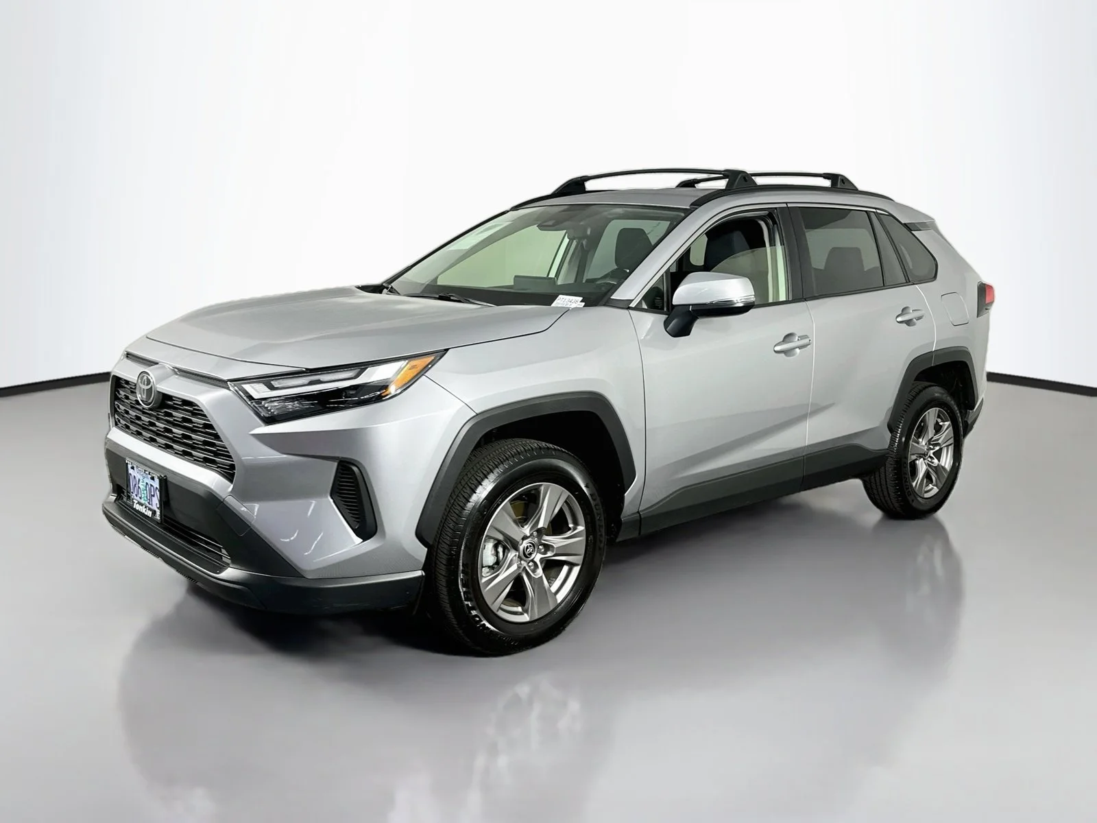 Used 2025 Silver Toyota LE image 3