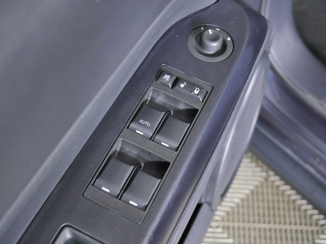 Used 2015 Gray Jeep Altitude image 21
