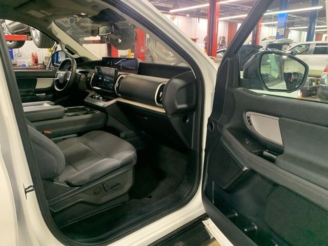Used 2025 White Ford Active image 22