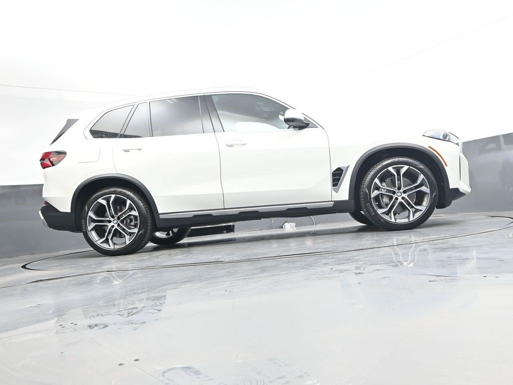 Used 2026 Alpine White BMW xDrive40i image 28
