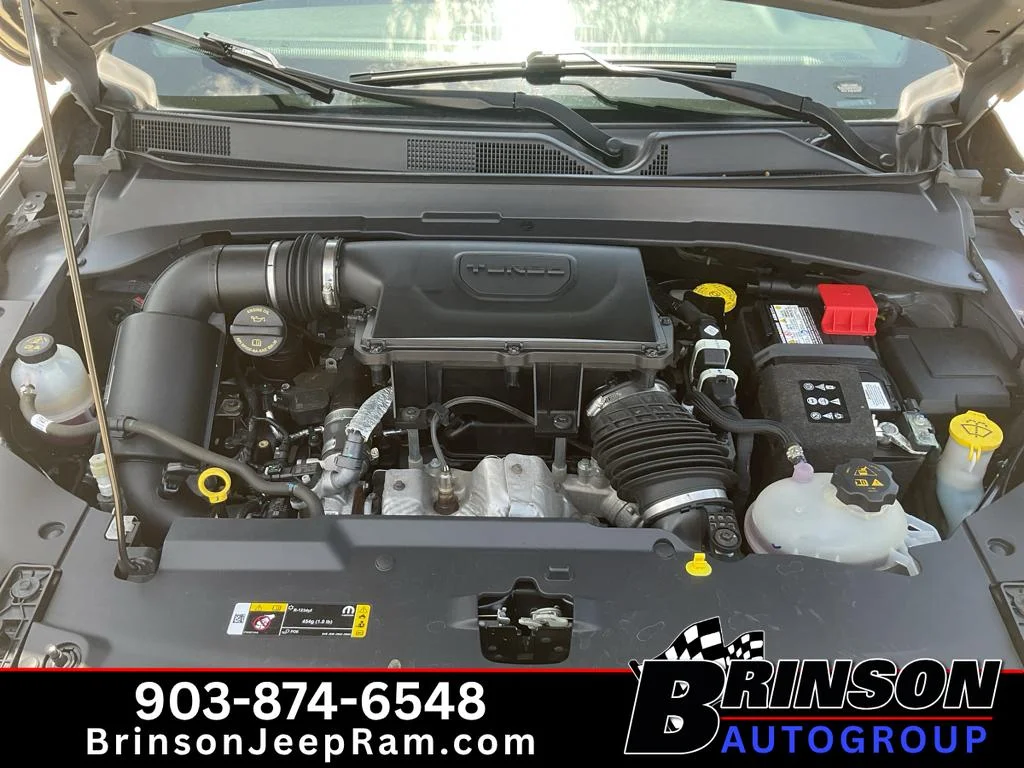 Used 2023 Grey Jeep Altitude image 13